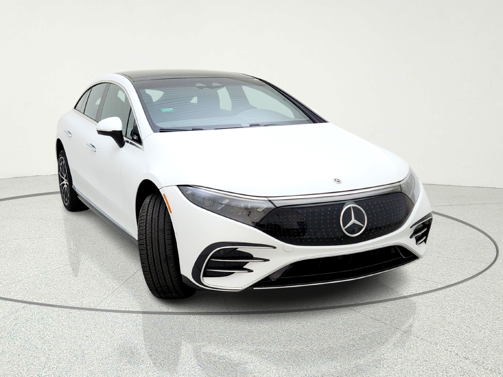 New 2026 MANUFAKTUR Signature Moonlight White Magno Mercedes-Benz EQS 580 4MATIC® Sedan image 4