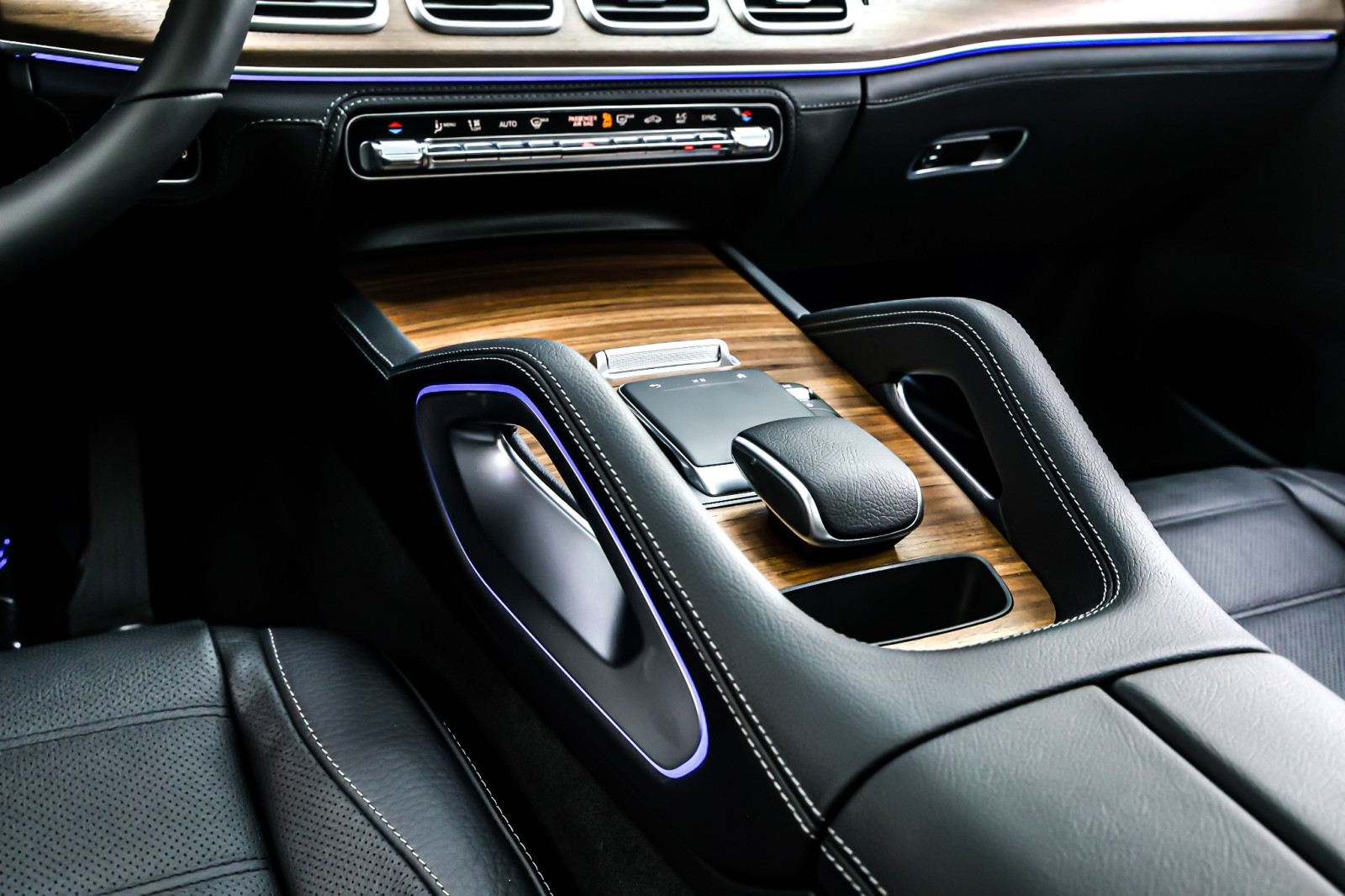 New 2026 Selenite Grey Metallic Mercedes-Benz GLE 450 4MATIC® Coupe image 6