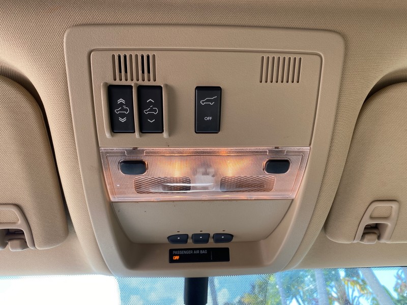 2010 Cadillac Escalade SUNROOF NAV Premium LOW MILES 66,933 in ,