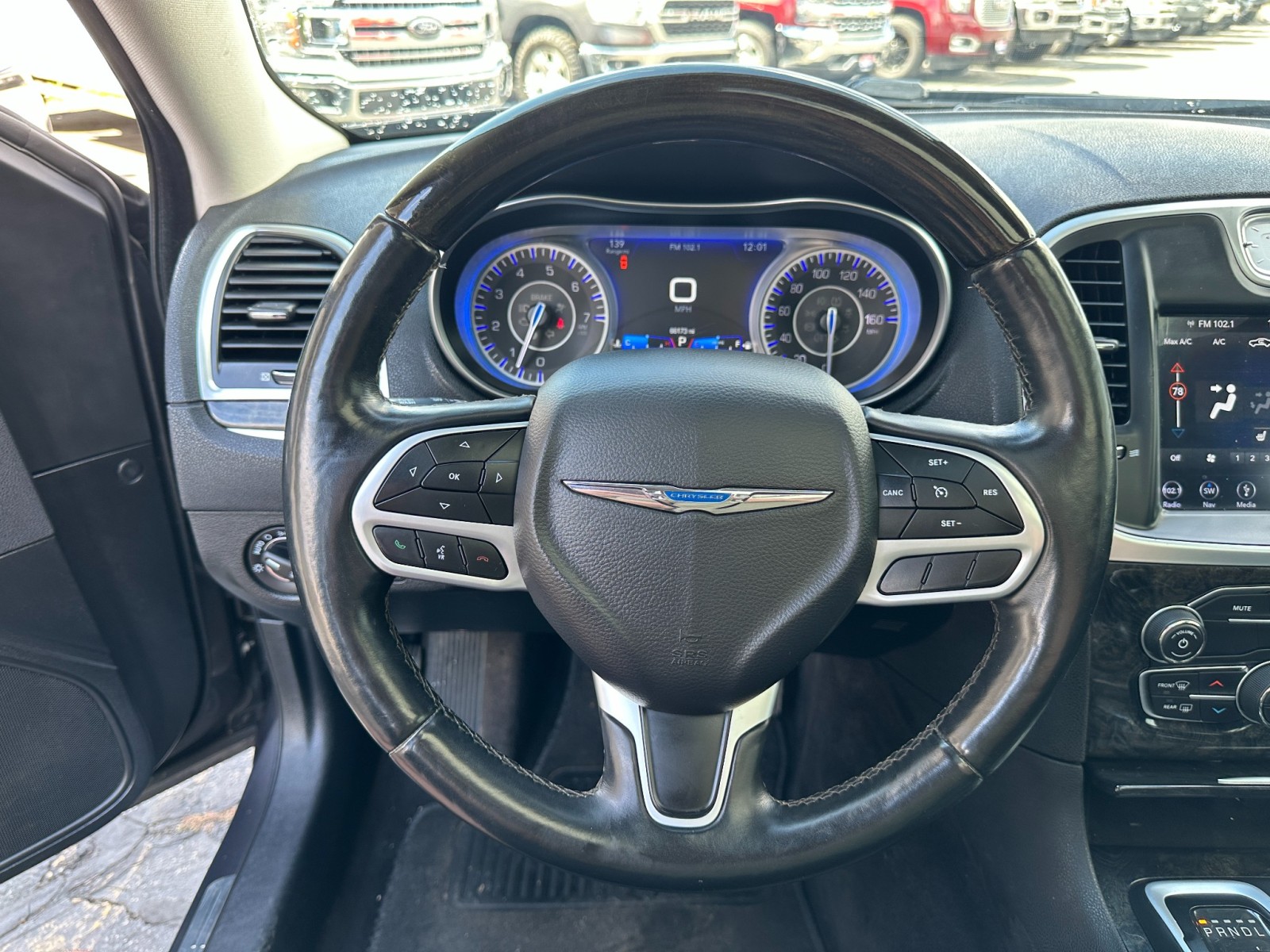 2018 Chrysler 300 Limited 16