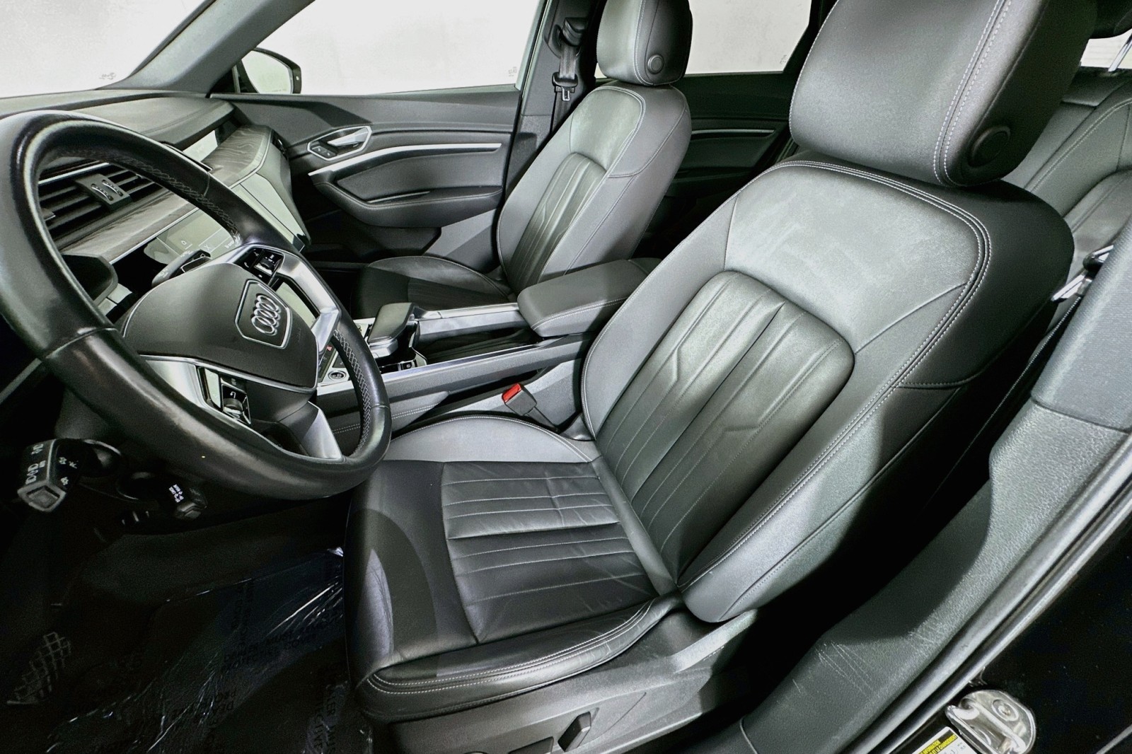 Used 2022 Brilliant Black Audi Premium image 18