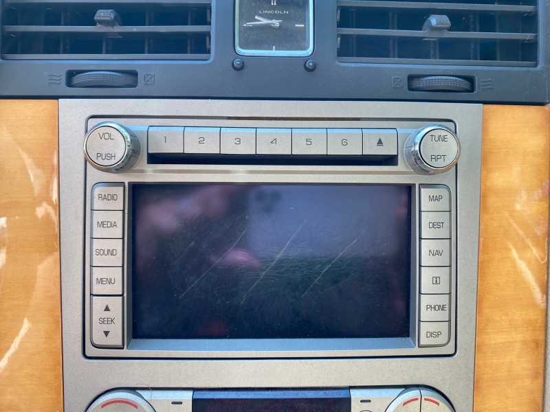 2010 Lincoln Navigator 4WD SUNROOF LOW MILES 31,209 in , 