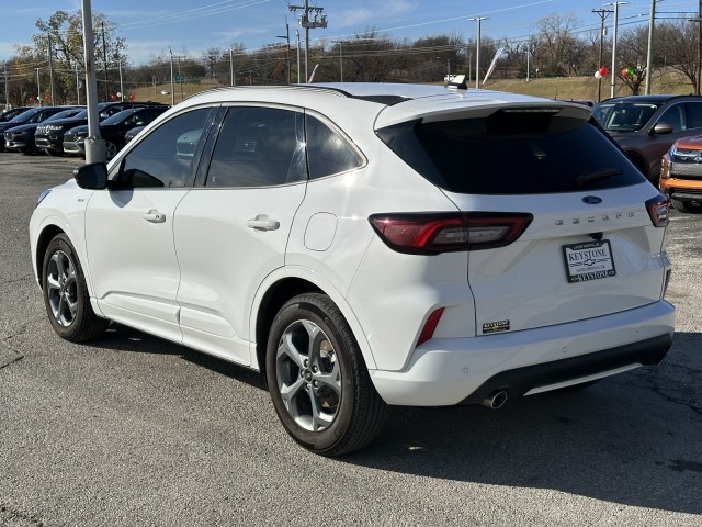 2023 Ford Escape ST-Line 5