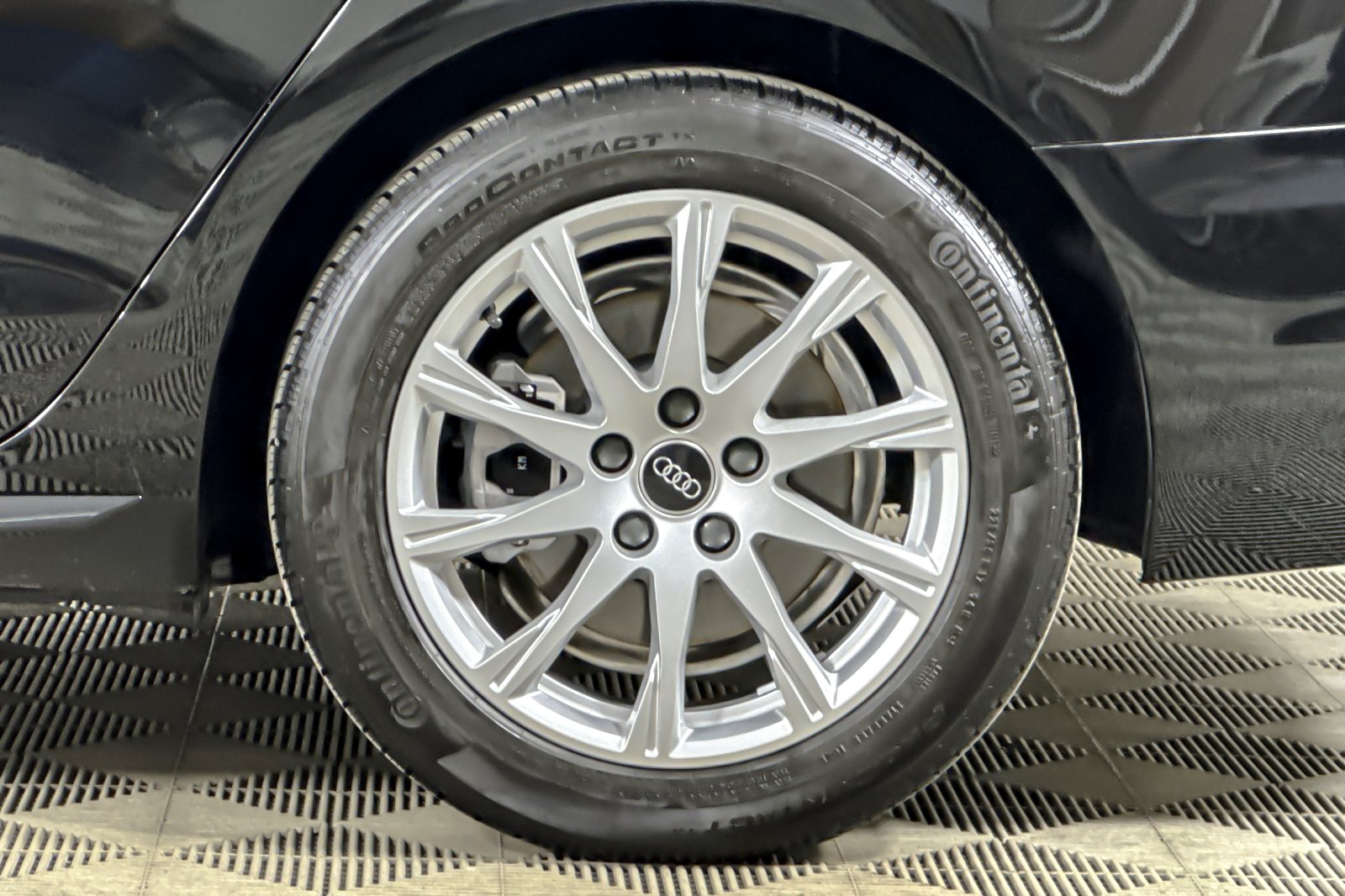 Used 2023 Brilliant Black Audi Premium 40 TFSI quattro image 23