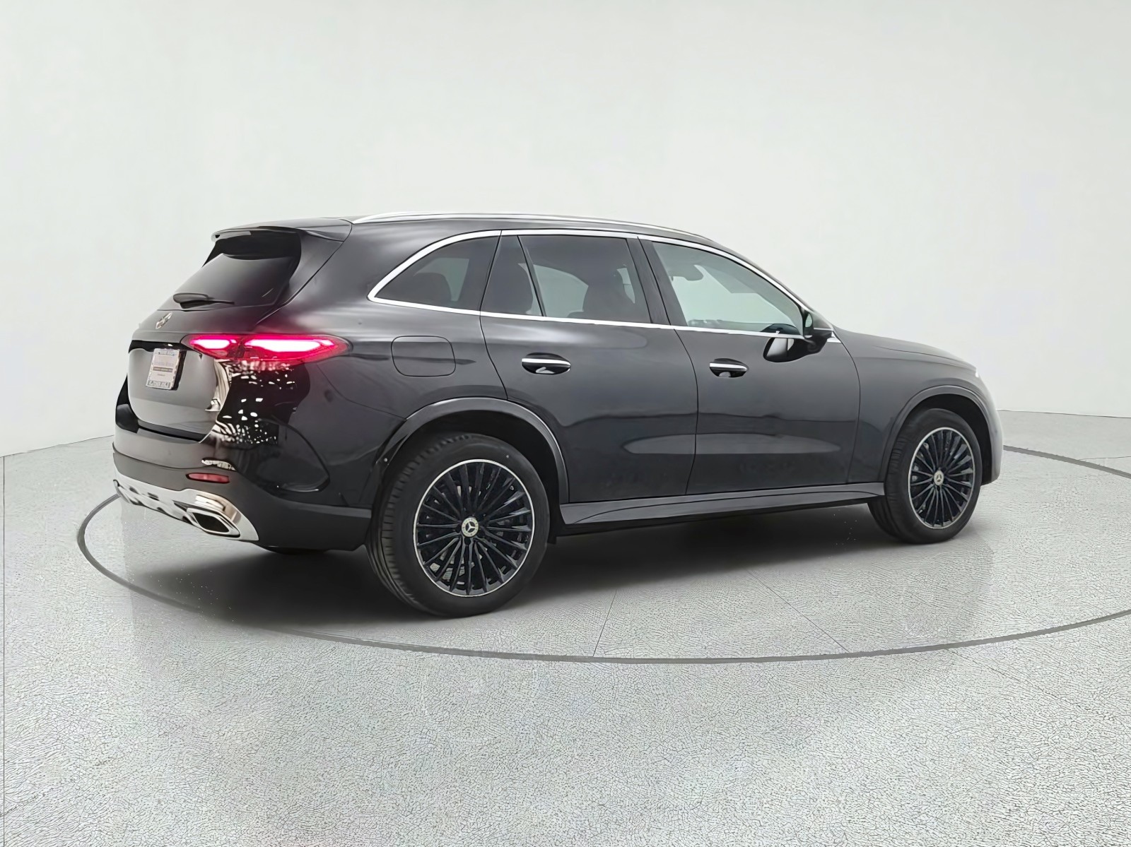 New 2027 Black Mercedes-Benz GLC 300 SUV image 5