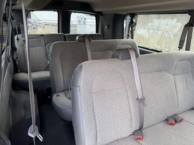 2022 Chevrolet Express Passenger LS 15 Passenger Van 22