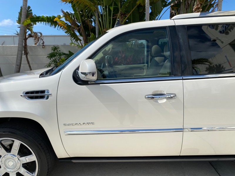 2010 Cadillac Escalade SUNROOF NAV Premium LOW MILES 66,933 in ,