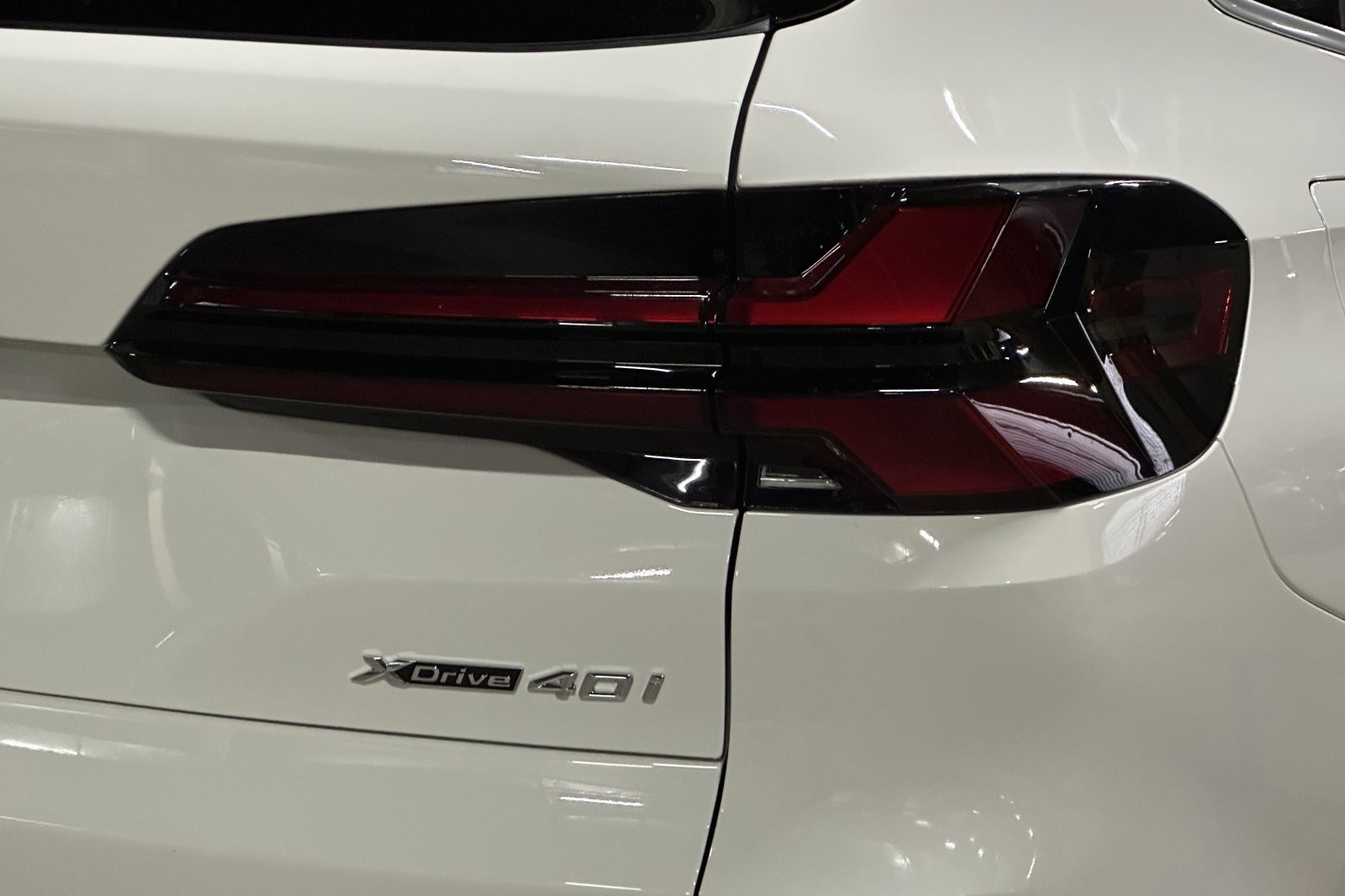 New 2026 Alpine White BMW xDrive40i image 26
