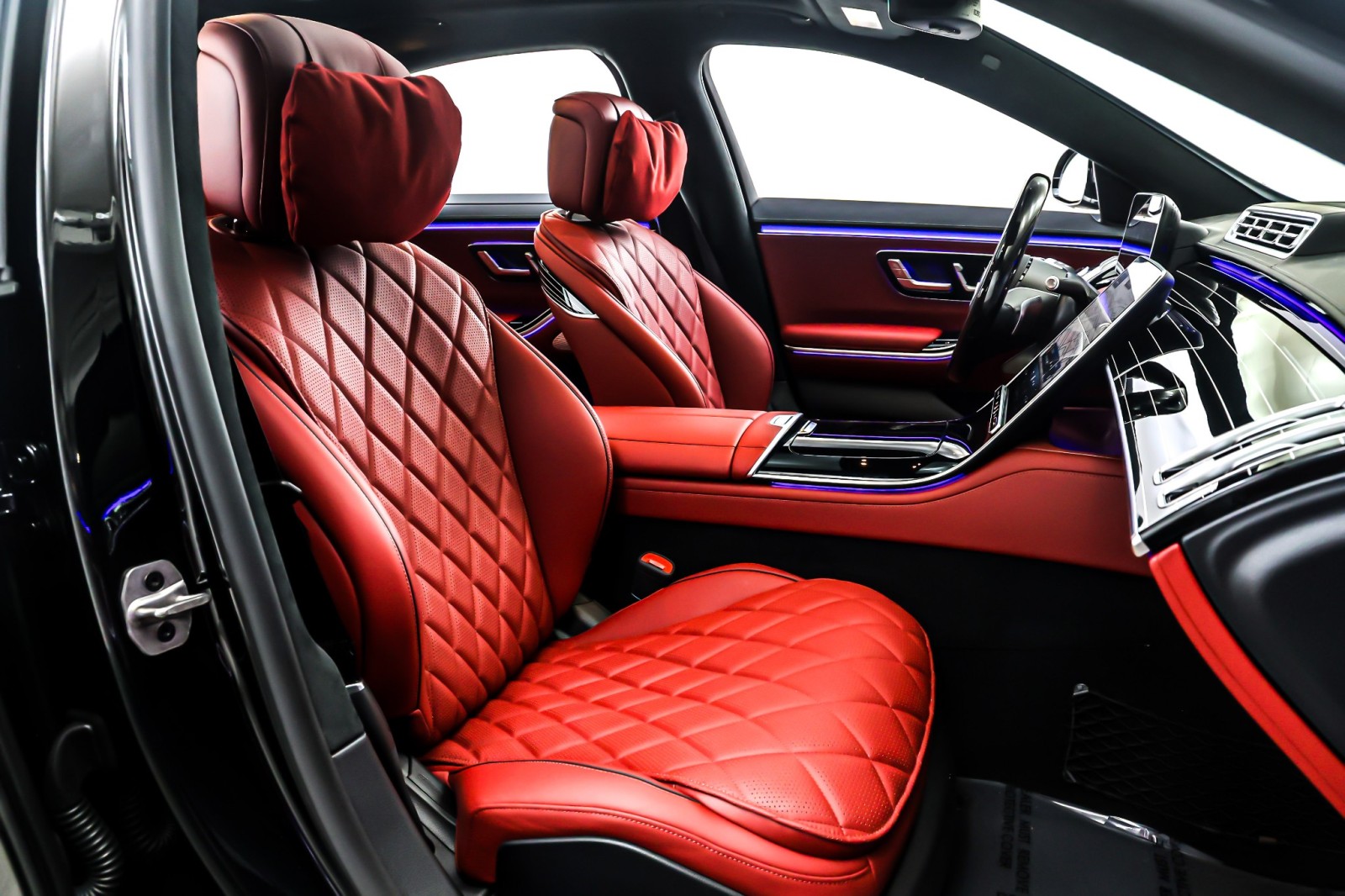 New 2026 Obsidian Black Metallic Mercedes-Benz S 580 image 7