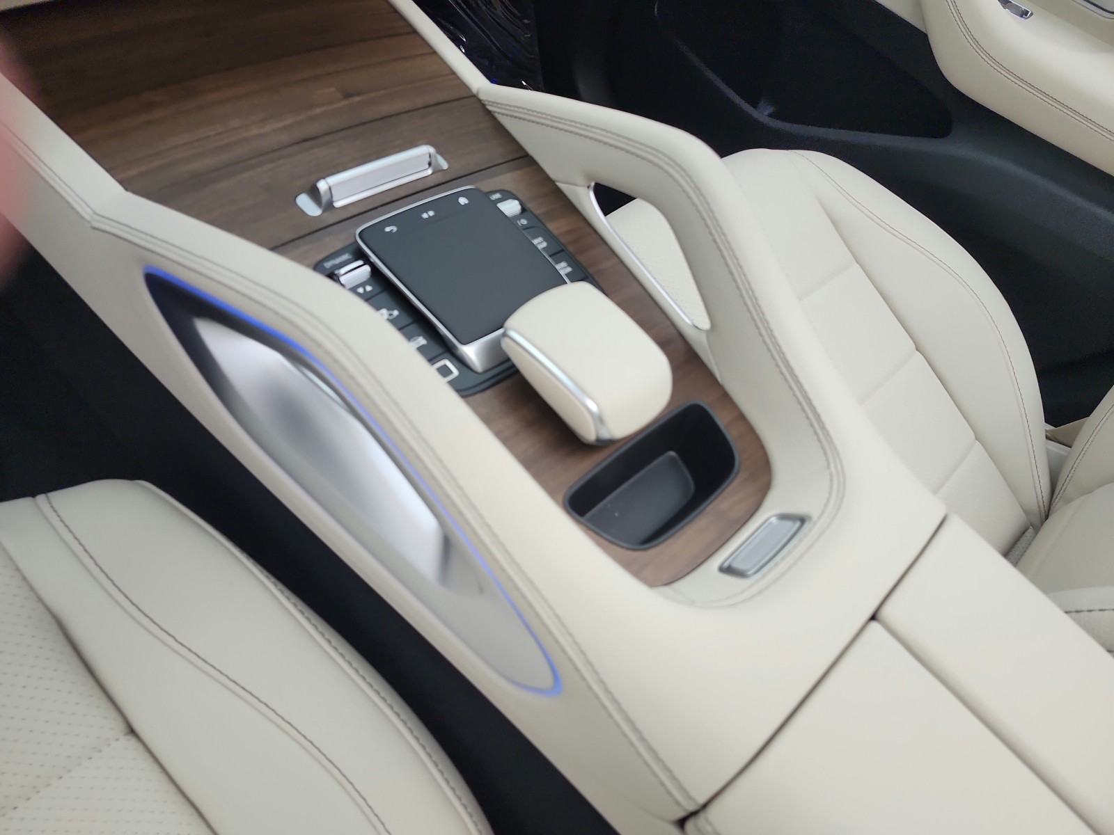 New 2026 Polar White Mercedes-Benz GLE 350 image 10