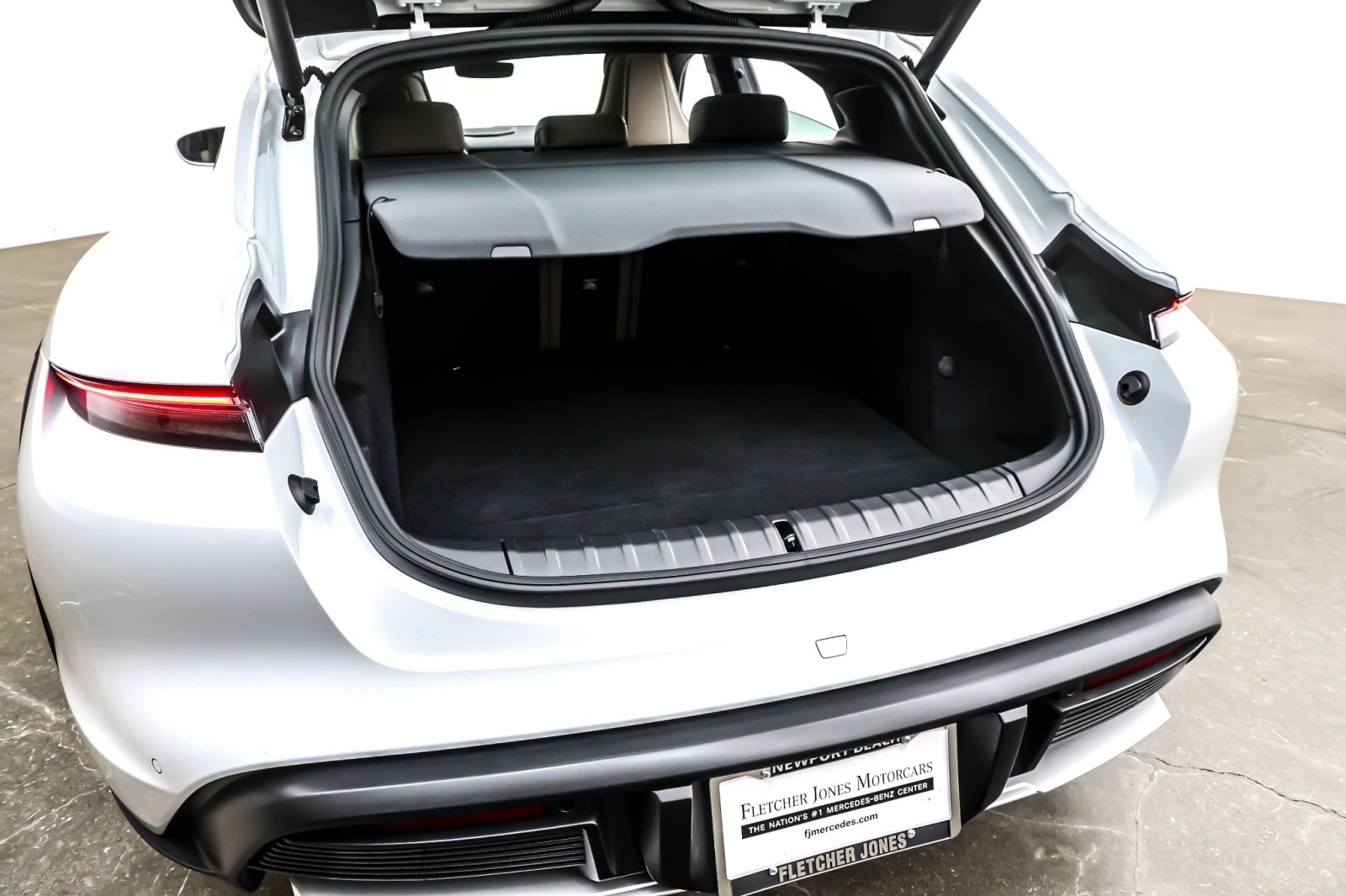 Used 2023 Carrara White Metallic Porsche 4 Cross Turismo AWD image 23