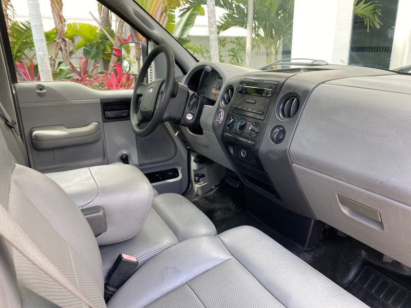 2005 Ford F-150 PU STX LOW MILES 18,931 in , 
