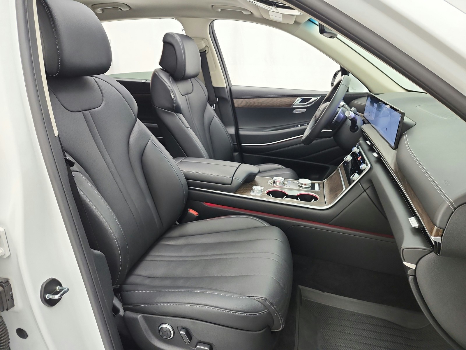 Used 2025 Uyuni White Genesis 2.5T Select AWD image 20