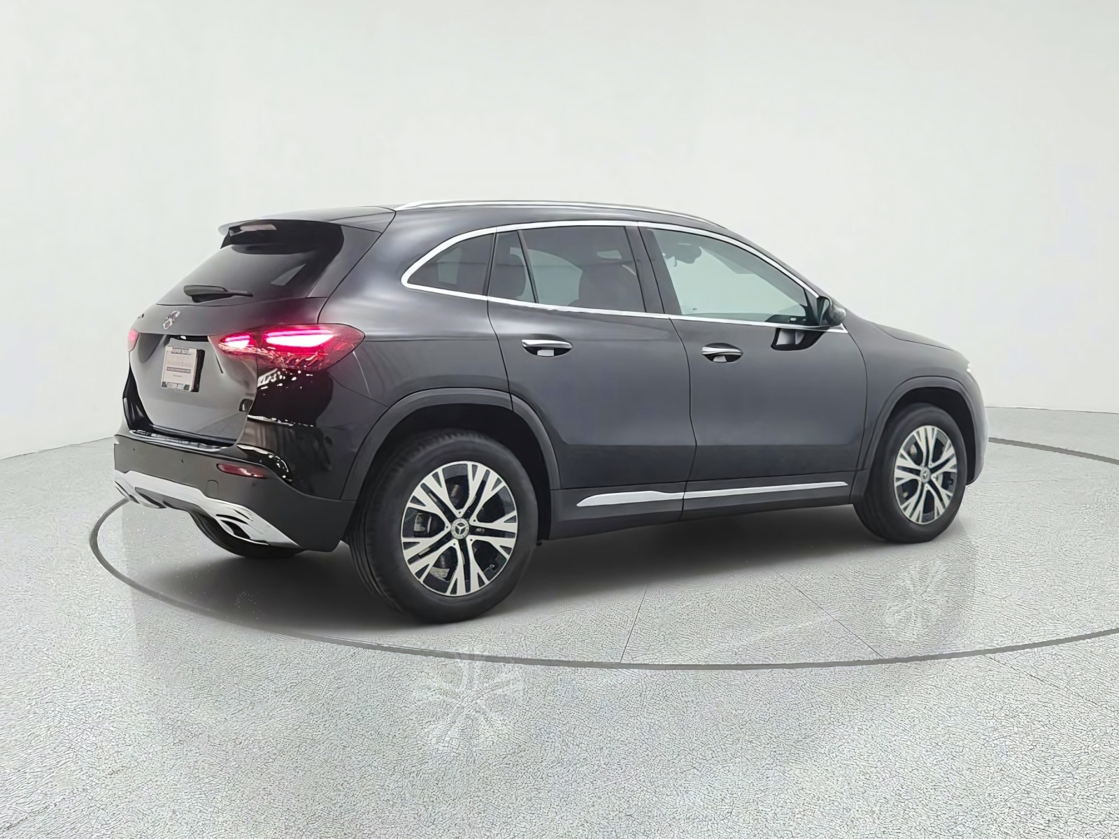 New 2026 Night Black Mercedes-Benz GLA 250 SUV image 5