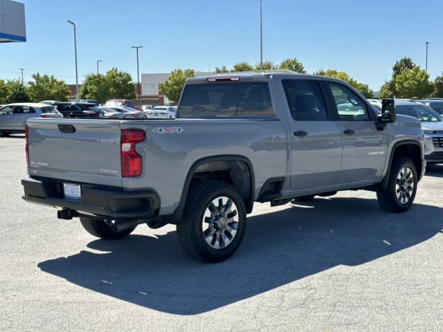 2025 Chevrolet Silverado 2500HD Custom 3