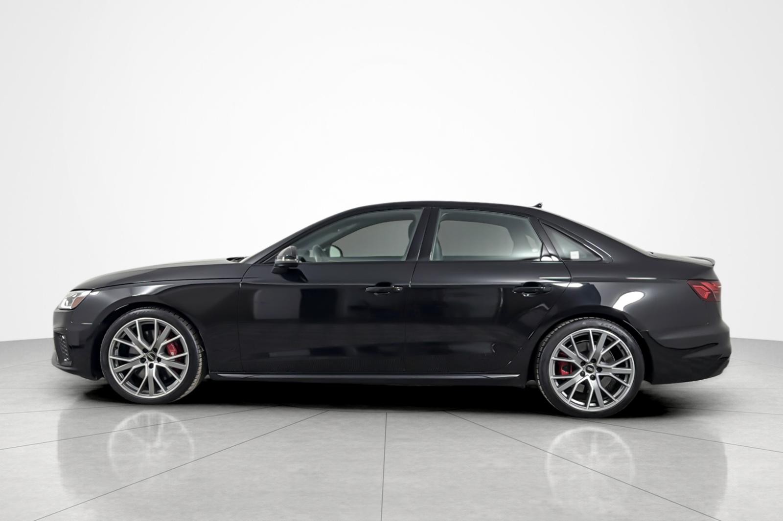 Used 2022 Mythos Black Metallic Audi Premium Plus 3.0 TFSI quattro image 2