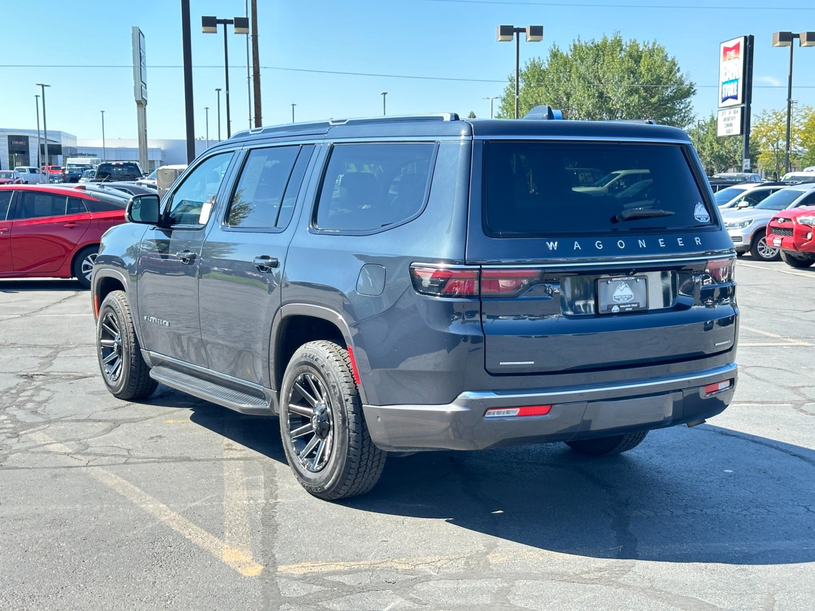 2022 Jeep Wagoneer Series I 8