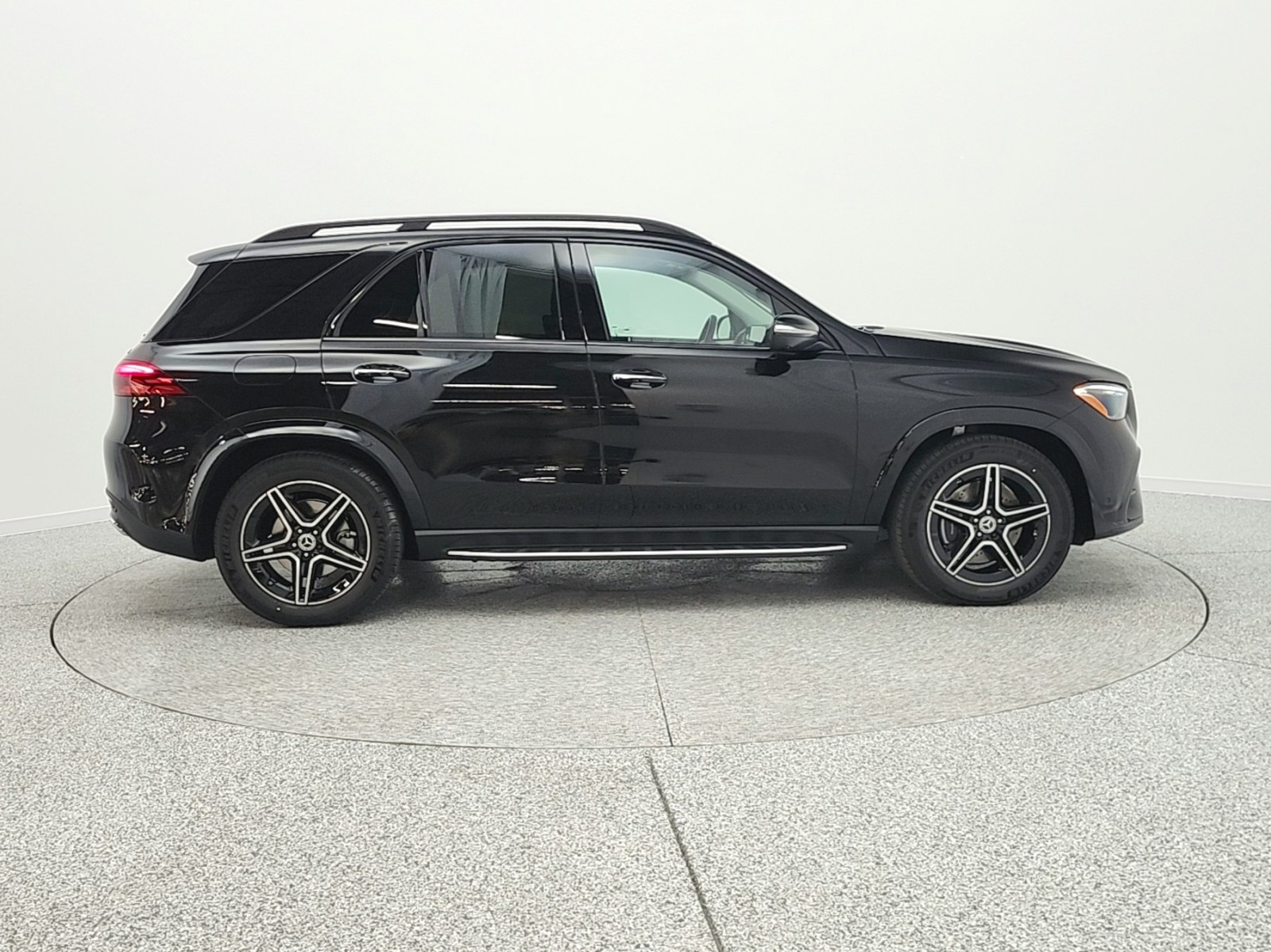 New 2026 Obsidian Black Metallic Mercedes-Benz GLE 450 4MATIC® SUV image 4