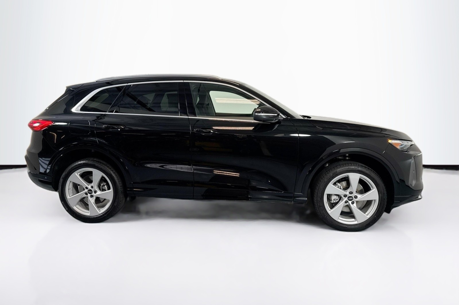 New 2025 Mythos Black Metallic Audi Premium Plus 2.0 TFSI quattro image 4