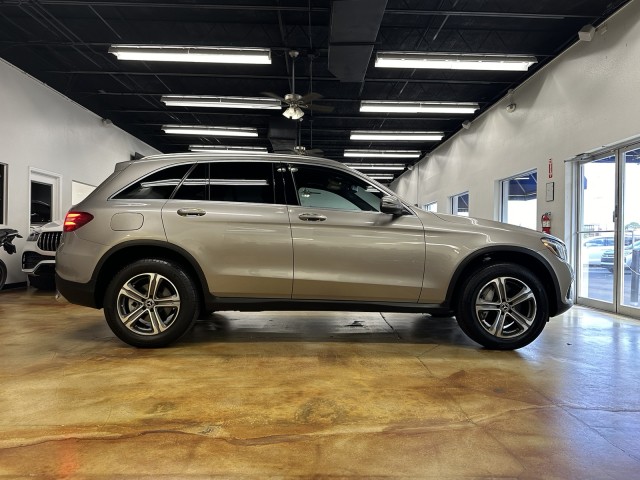 2019 Mercedes-Benz GLC GLC 300 21