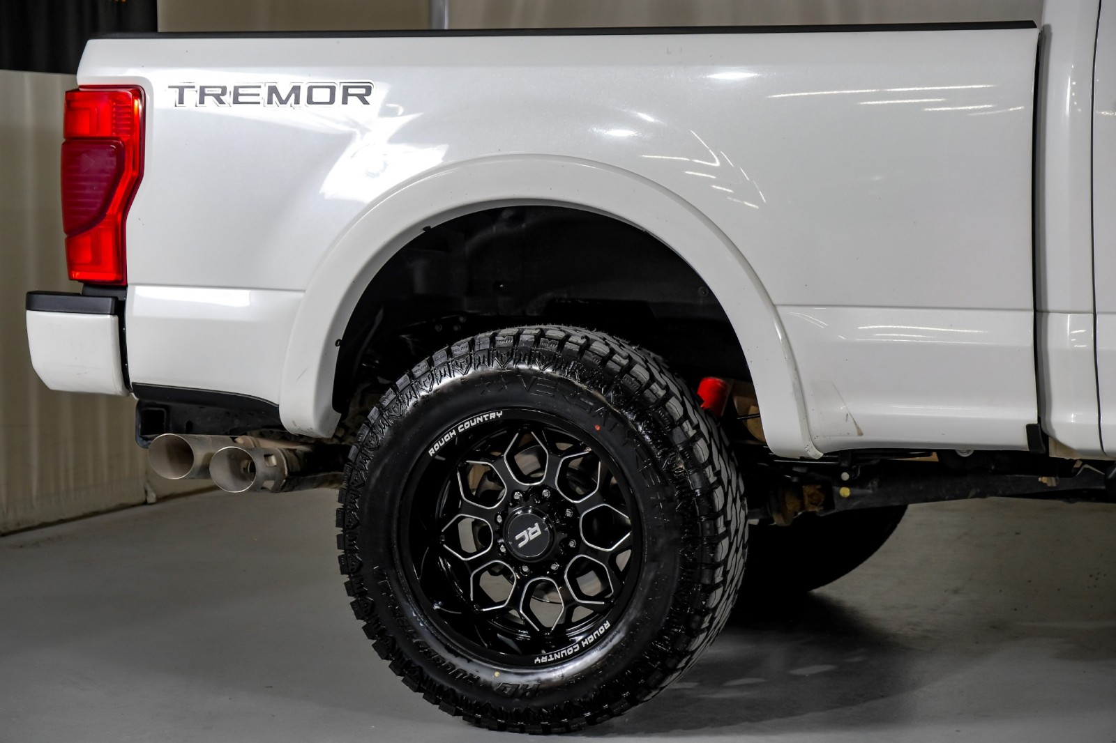 2022 Ford F-250 Lariat Tremor 6