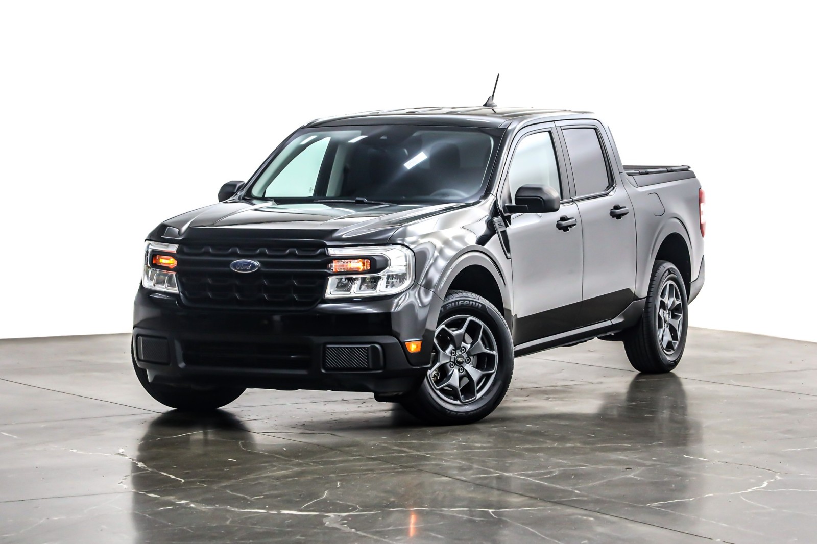 2023 Ford Maverick XL's photo