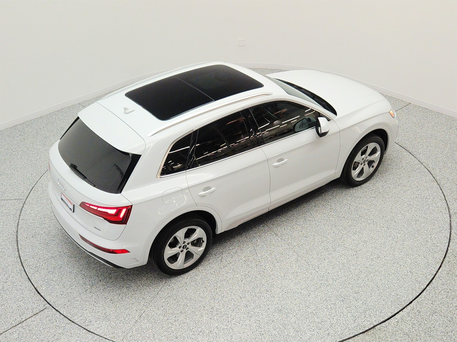 Used 2021 Glacier White Metallic Audi Premium Plus 45 TFSI quattro image 24