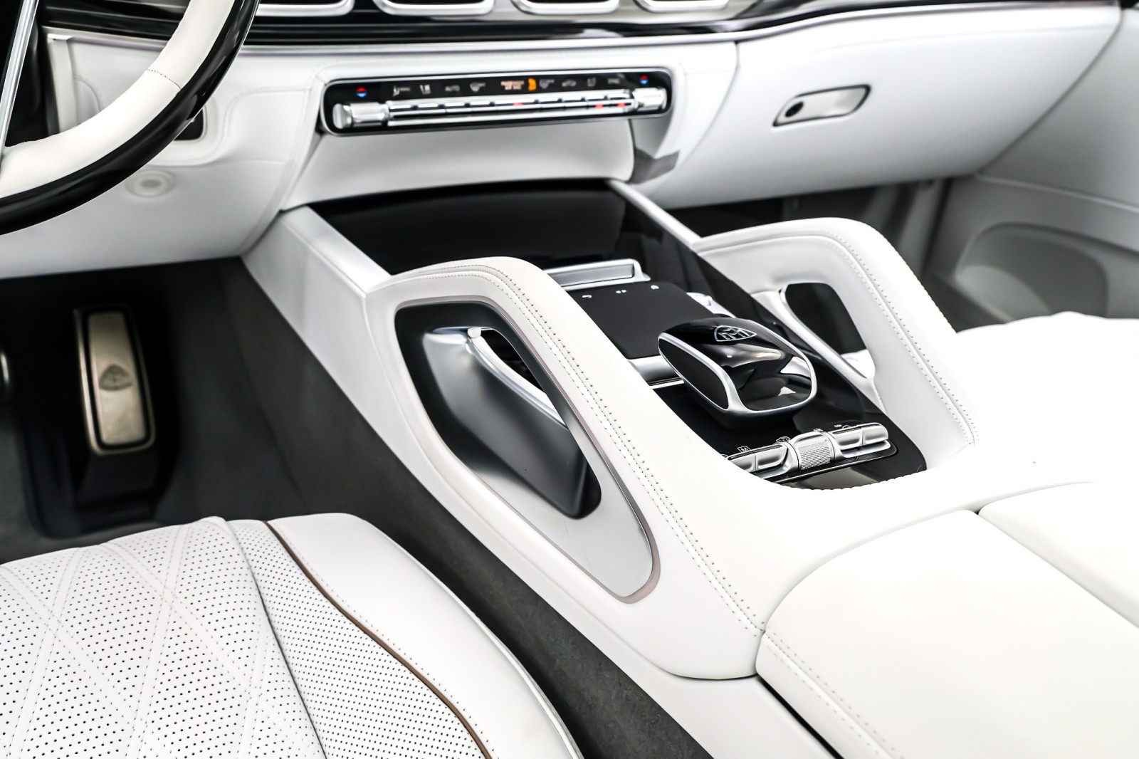 New 2026 Selenite Grey Metallic Mercedes-Benz Maybach GLS 600 image 6