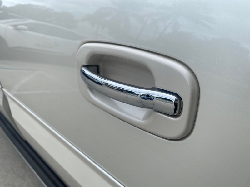 2003 Cadillac Escalade ESV SUV PEARL WHITE 4WD/AWD in , 