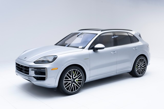 2025  Cayenne Turbo E-Hybrid in , 