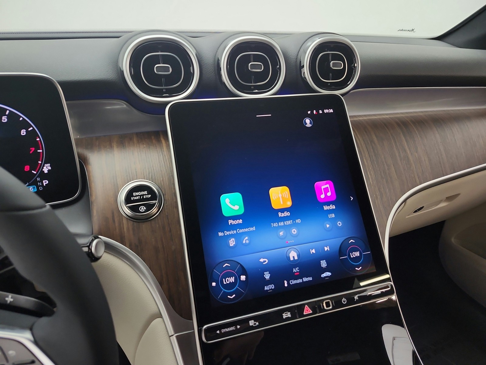 New 2026 Black Mercedes-Benz GLC 300 image 10