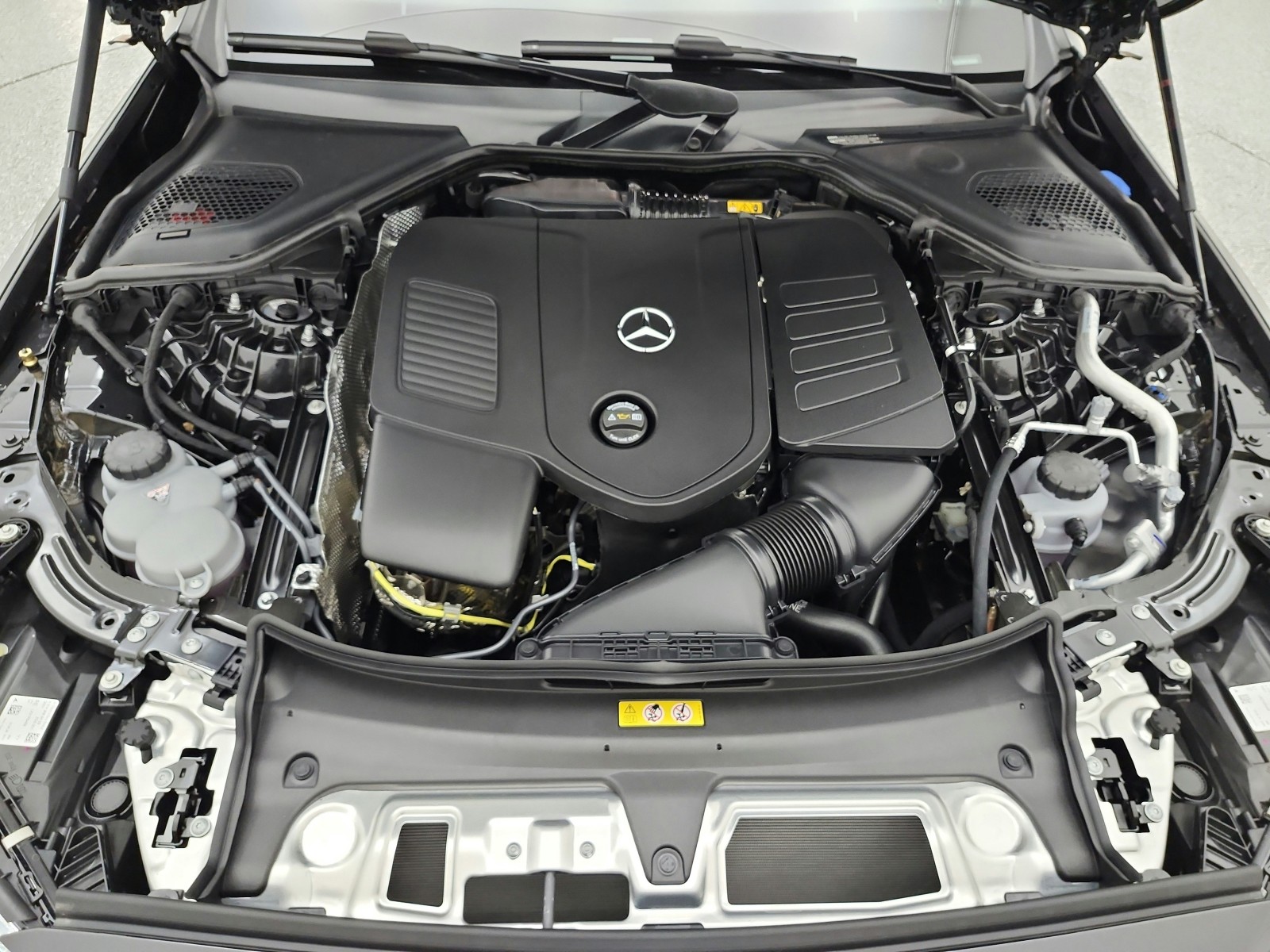 New 2027 Graphite Grey Metallic Mercedes-Benz E 350 RWD Sedan image 12