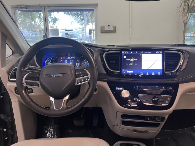 2021 Chrysler Pacifica Hybrid Touring L 31