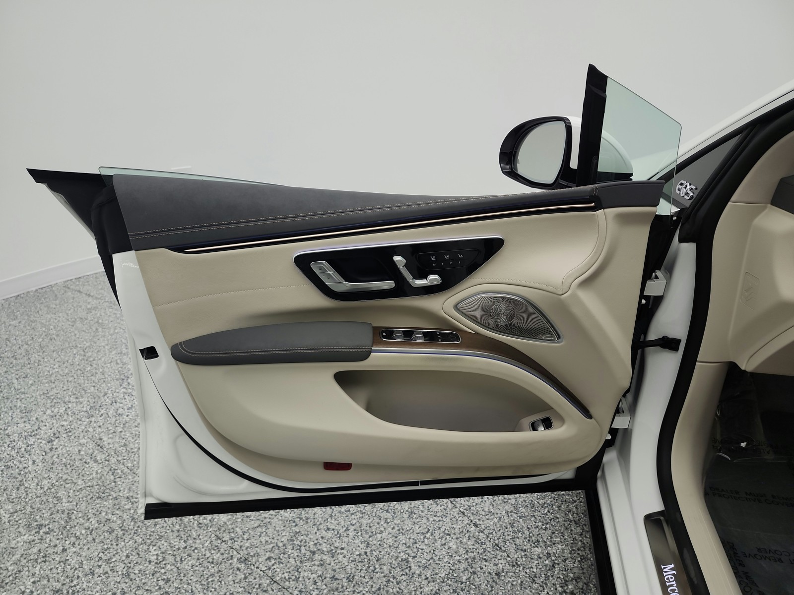 Used 2022 Polar White Mercedes-Benz EQS 450+ Sedan image 29