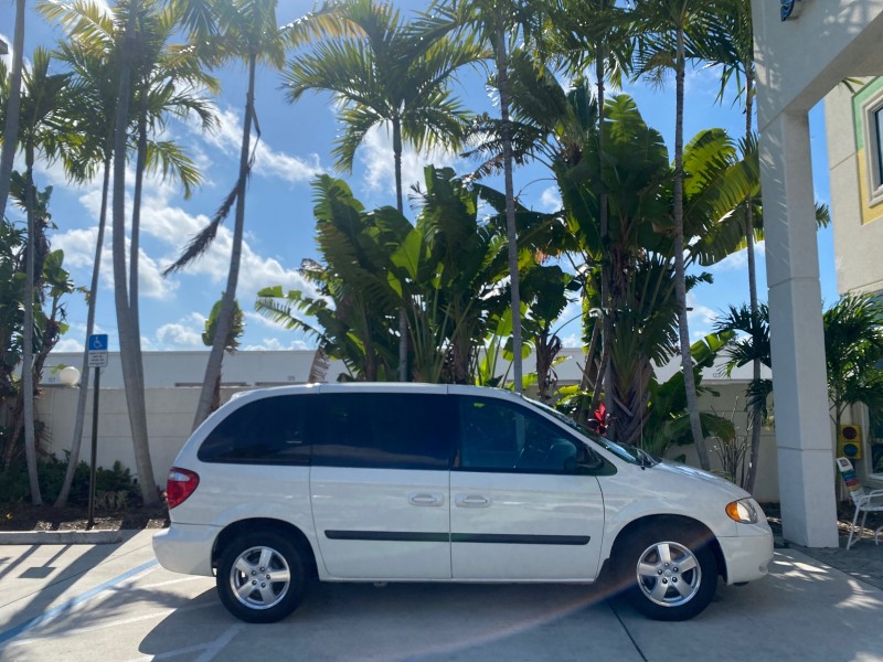 2006 Dodge Caravan SXT LOW MILES 28,367 1 OWNER HANDICAP LIFT in , 
