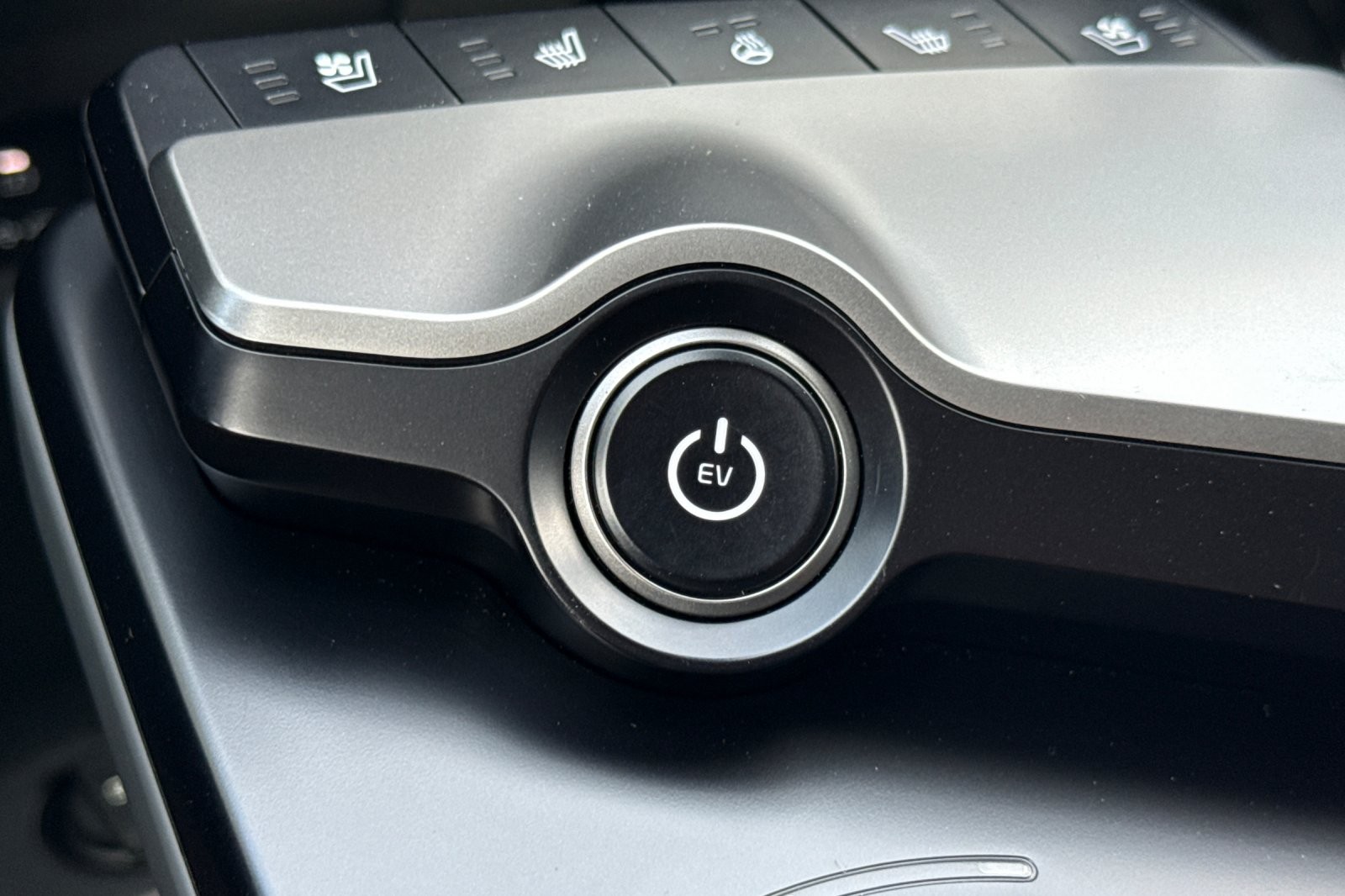 Used 2025 Ebony Black Kia Light Long Range AWD image 22