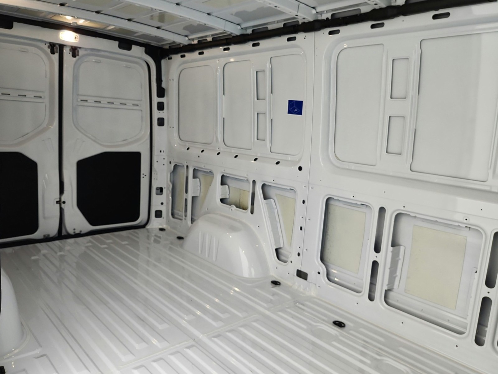 New 2026 Arctic White Mercedes-Benz Standard Roof Worker image 15