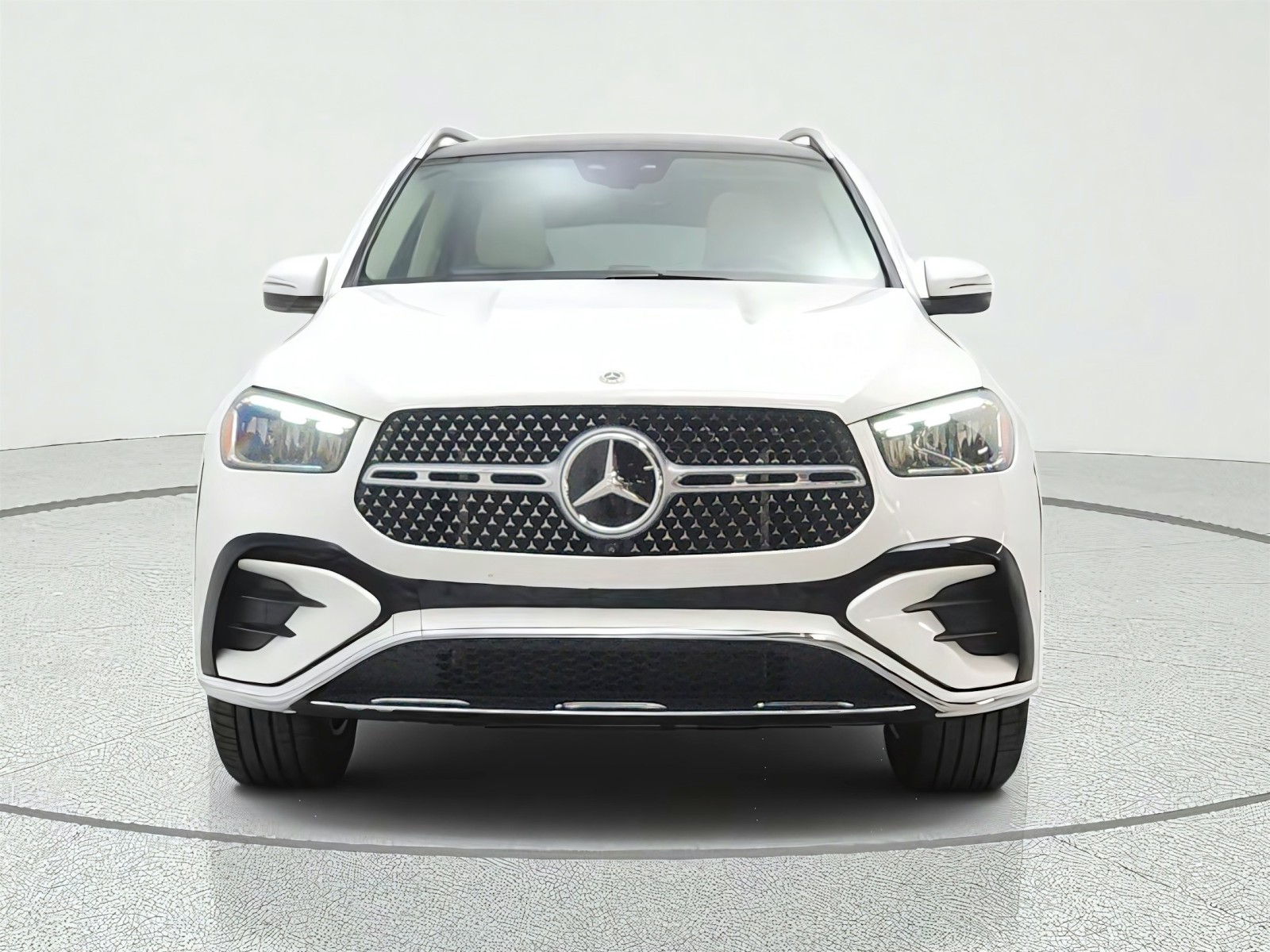 Used 2024 Polar White Mercedes-Benz GLE 350 4MATIC® SUV image 2