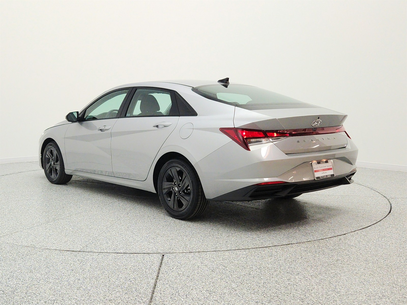 Used 2021 Shimmering Silver Pearl Hyundai SEL IVT image 7