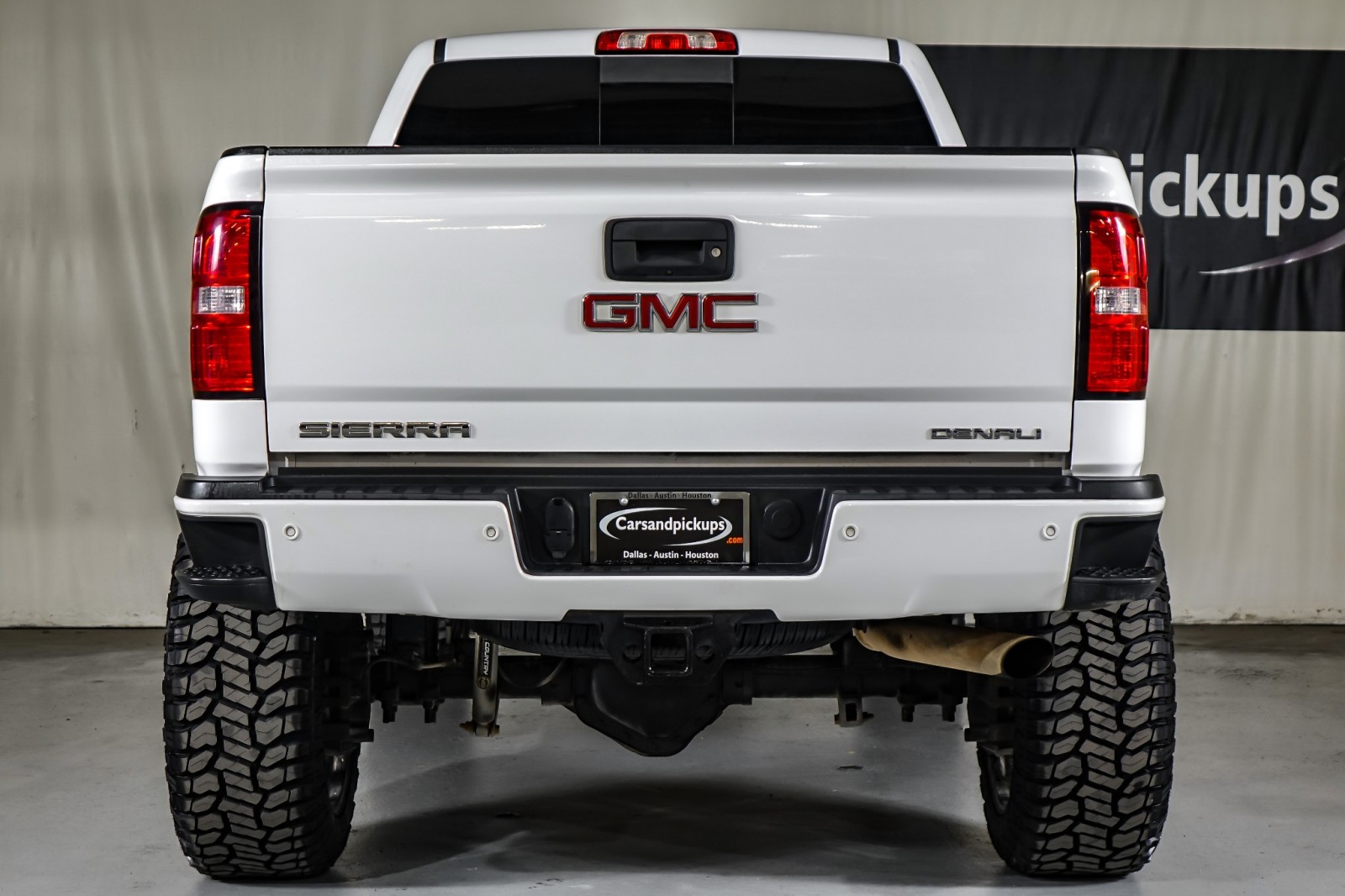 2016 GMC Sierra 2500HD Denali 9