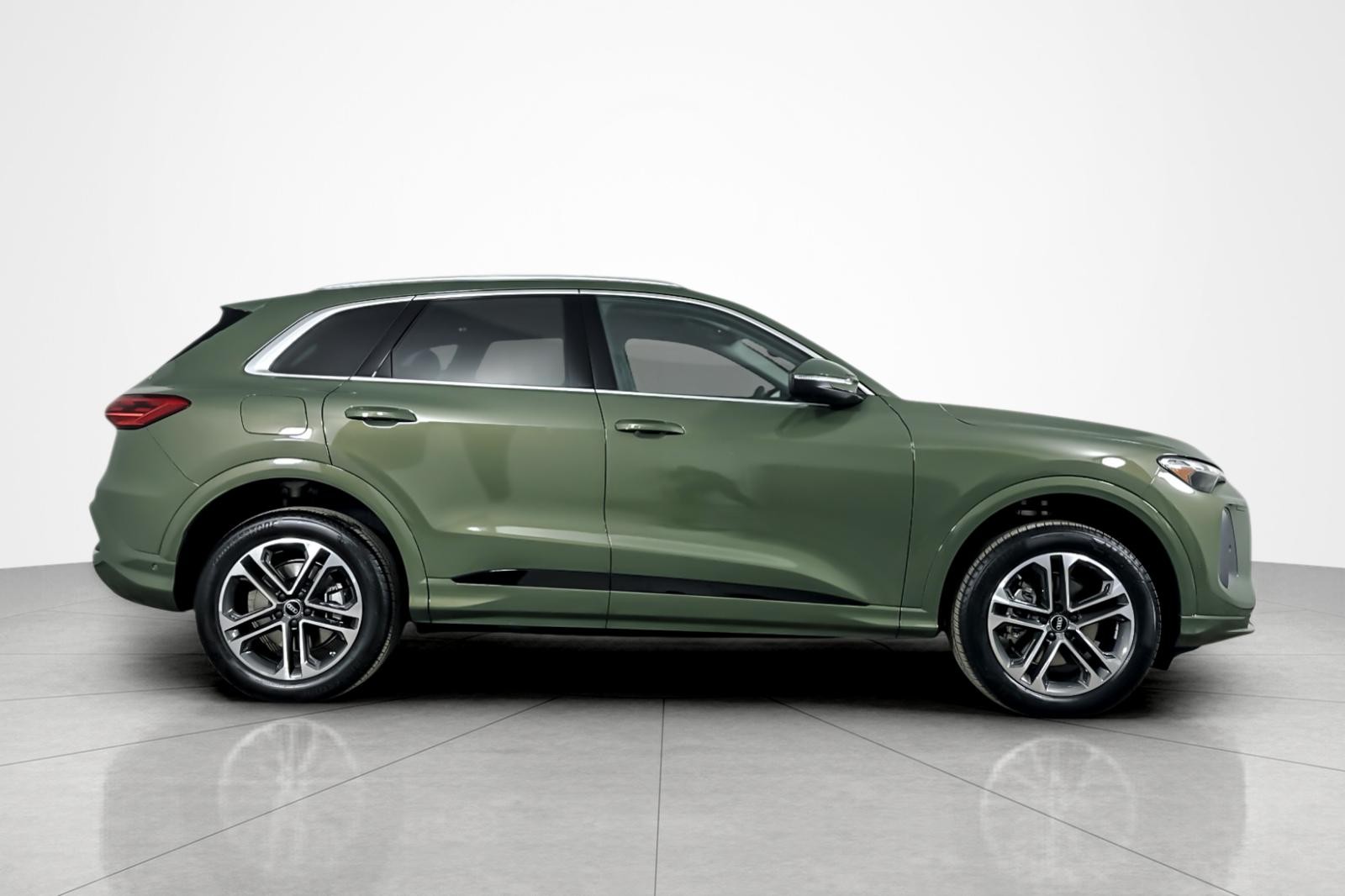 New 2026 District Green Metallic Audi Premium 2.0 TFSI quattro image 7