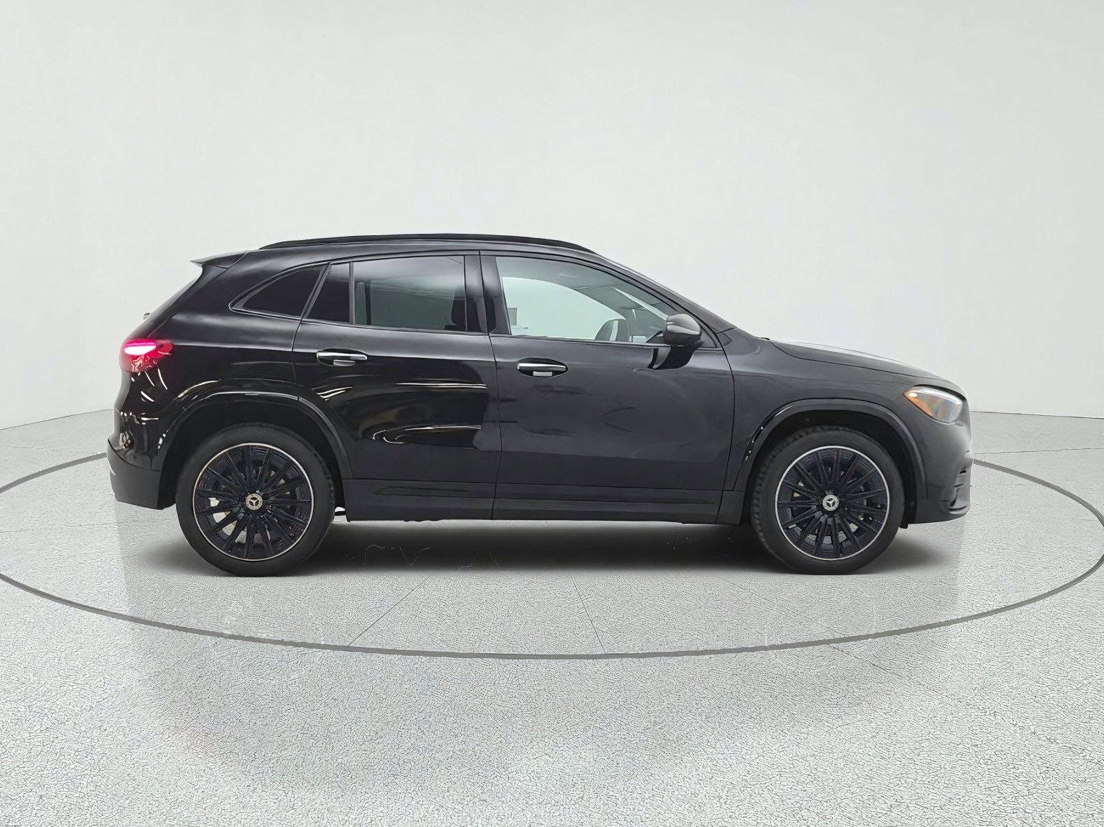 New 2026 Cosmos Black Metallic Mercedes-Benz GLA 250 SUV image 4