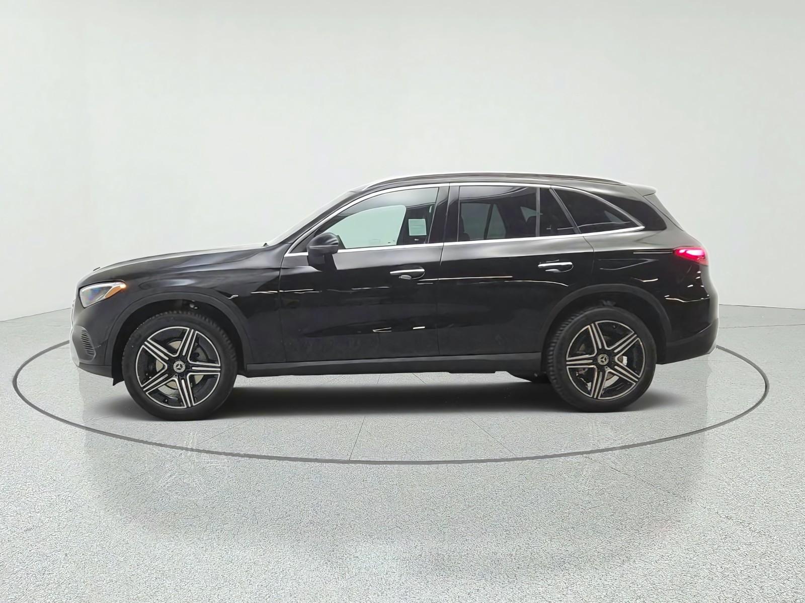 New 2027 Black Mercedes-Benz GLC 300 SUV image 8