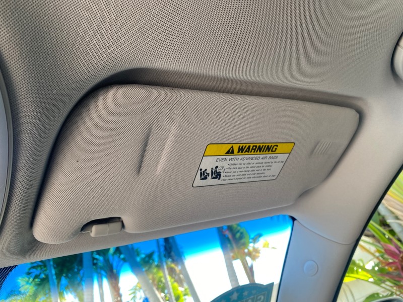 2012 Hyundai Genesis 3.8L SUNROOF PREM PKG in , 