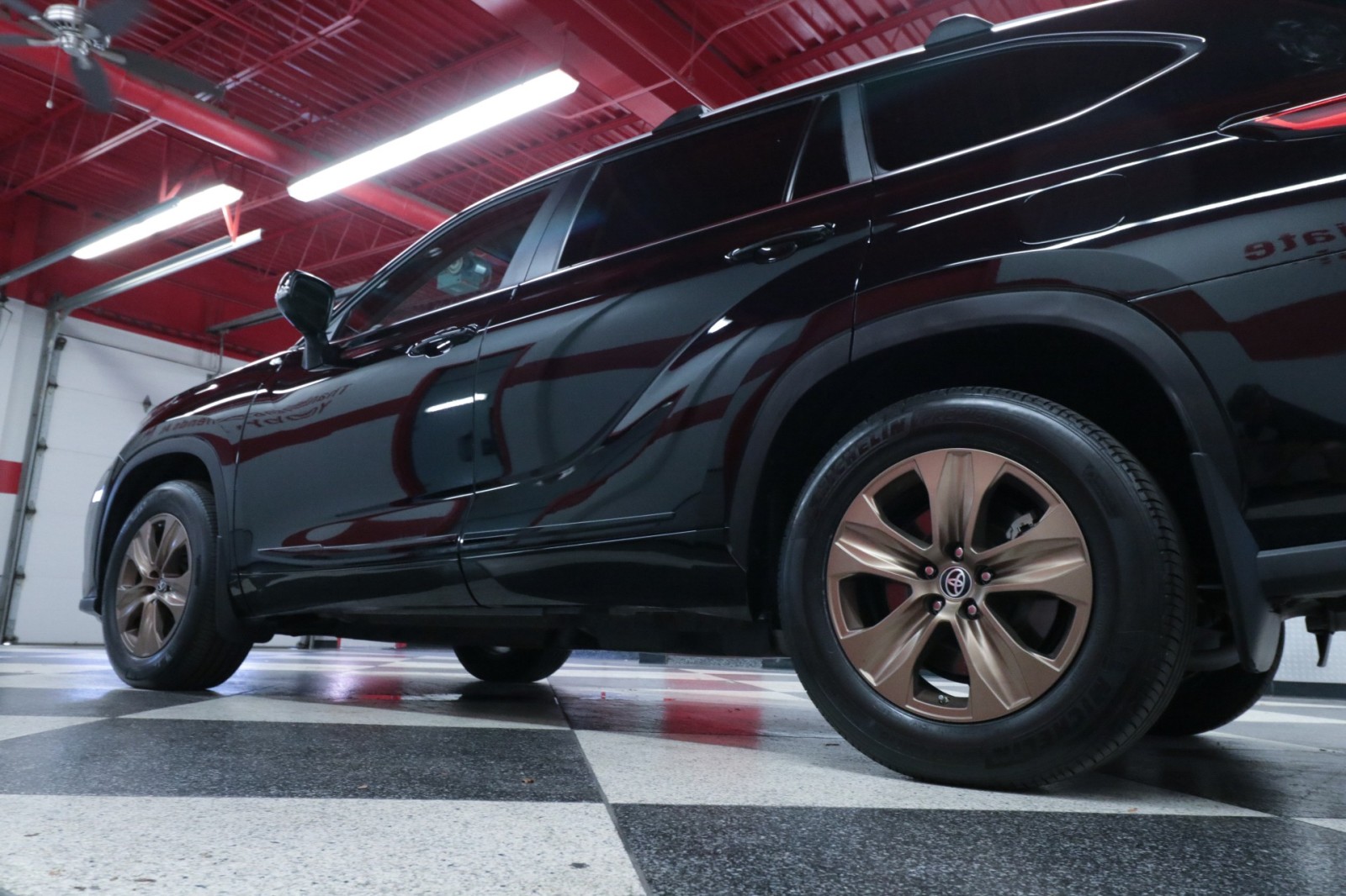 Used Car 2023 Toyota Highlander  Hybrid Bronze Edition For Sale Under $40,000 In Austin, Texas