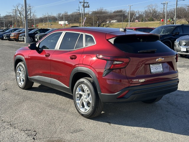 2025 Chevrolet Trax LS 5