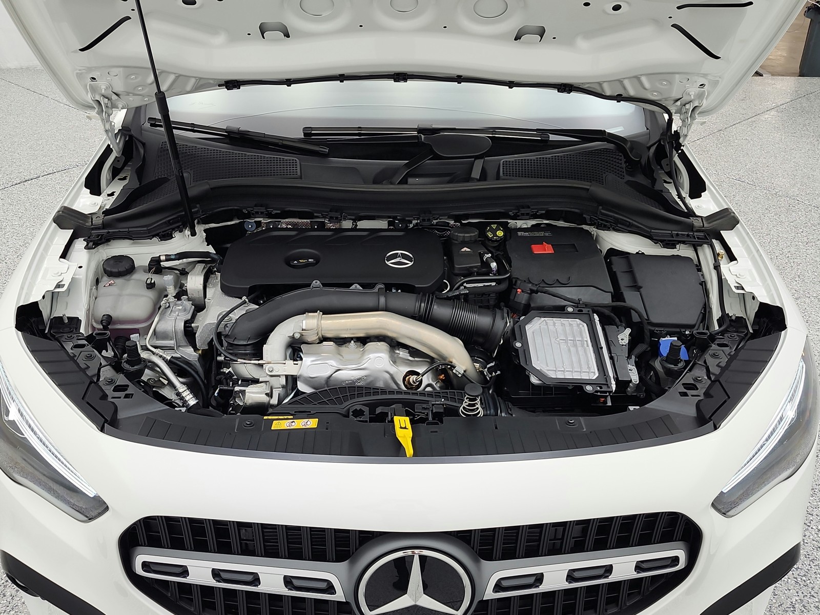 New 2026 Polar White Mercedes-Benz GLA 250 image 12