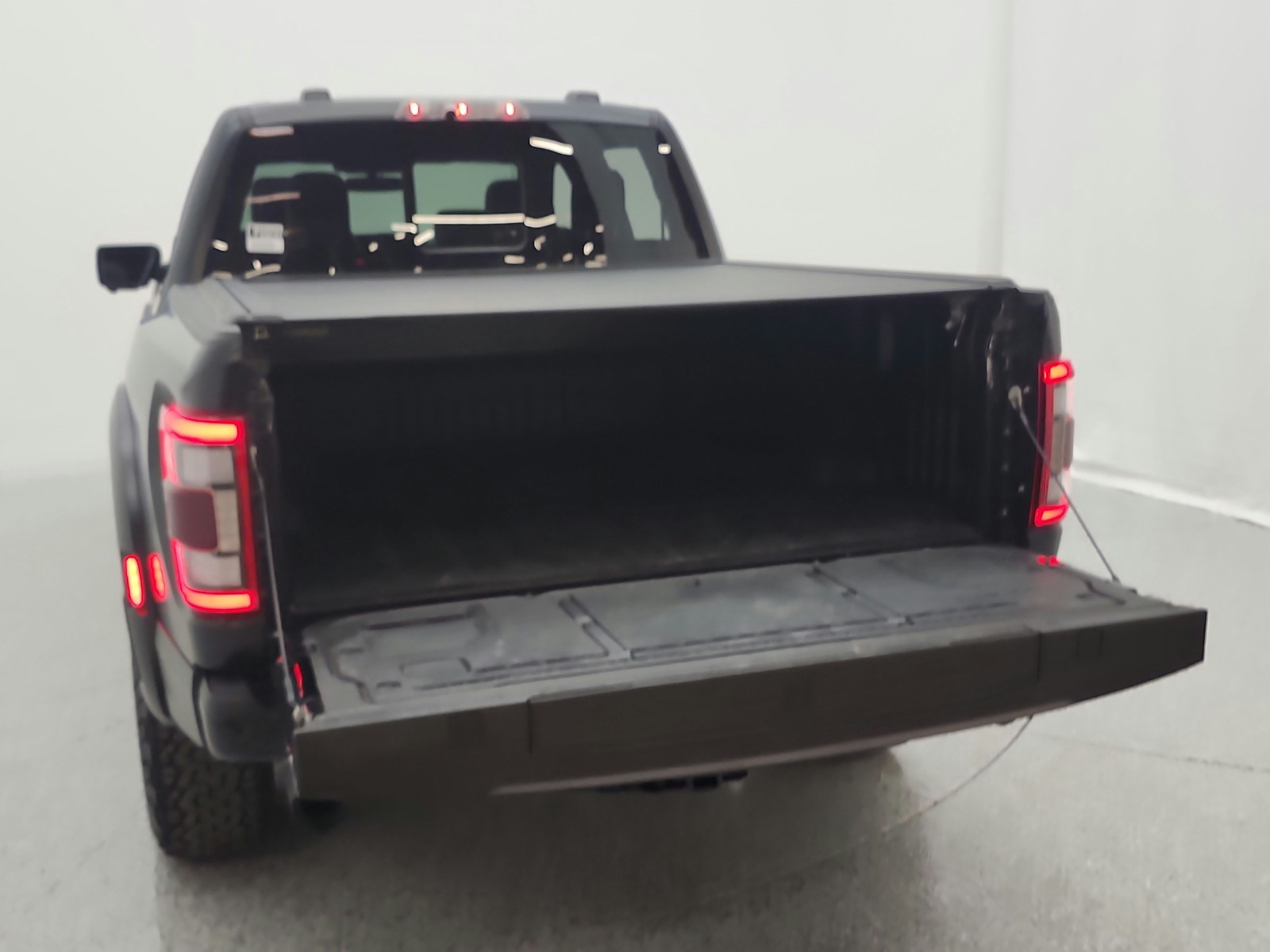 Used 2023 Agate Black Metallic Ford Raptor 4WD SuperCrew 5.5