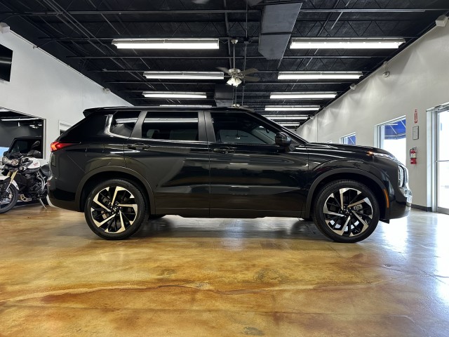 2024 Mitsubishi Outlander SE Black Edition 17