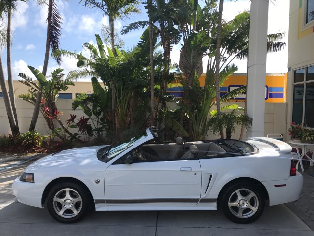 2004 Ford Mustang Premium Leather Clean CarFax 6 Disc CD Changer Mach in pompano beach, Florida